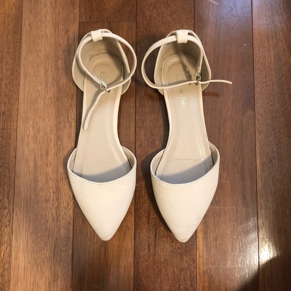 Nude/Cream Pointed Flats with an Ankle Strap - Picture 2 of 4